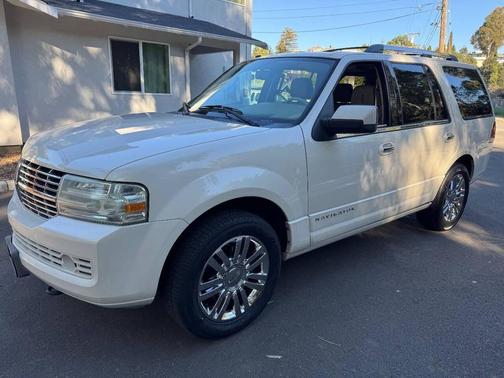 2008 Lincoln Navigator Base