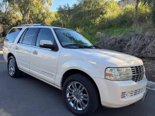 2008 Lincoln Navigator Base