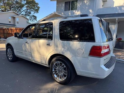2008 Lincoln Navigator Base