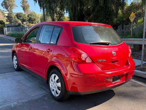 2012 Nissan Versa 1.8 S
