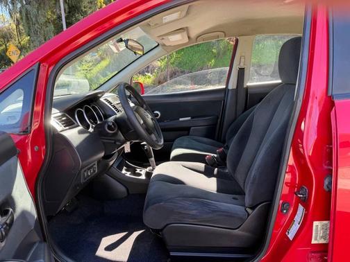 2012 Nissan Versa 1.8 S