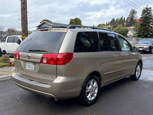 2006 Toyota Sienna XLE