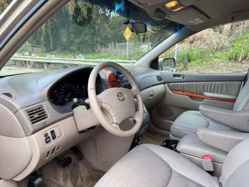 2006 Toyota Sienna XLE