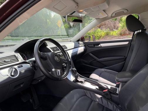 2013 Volkswagen Passat 2.5 SE