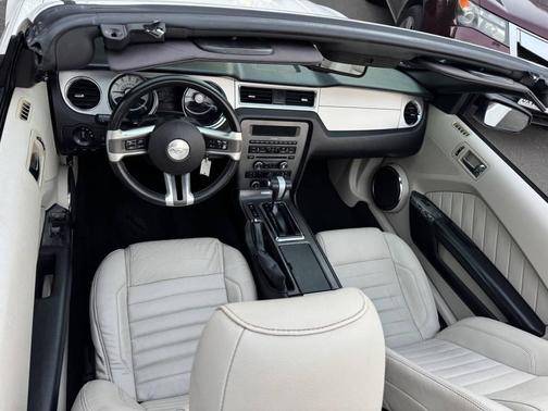 2010 Ford Mustang Base