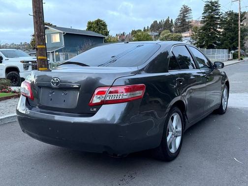 2011 Toyota Camry LE