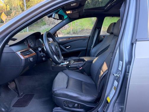 2008 BMW 550 550i 4dr Sedan Luxury