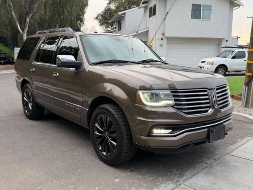 2015 Lincoln Navigator Base