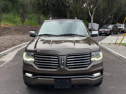 2015 Lincoln Navigator Base