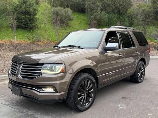 2015 Lincoln Navigator Base