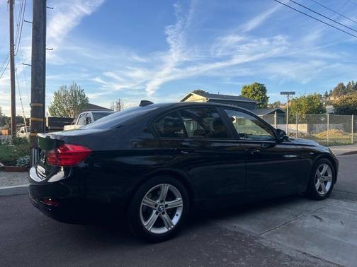 Black Sapphire Metallic 2015 BMW 320 i
