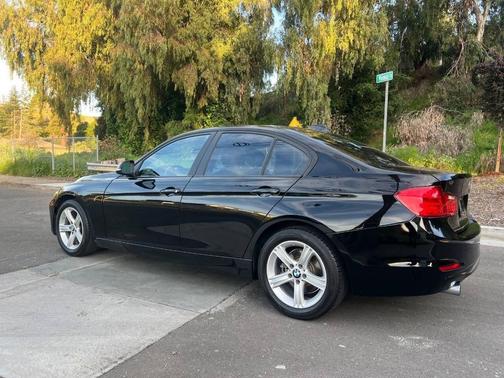 Black Sapphire Metallic 2015 BMW 320 i