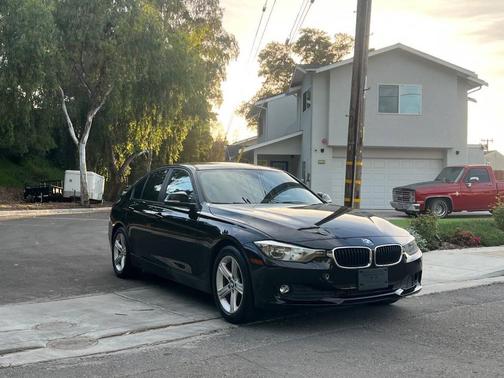 Black Sapphire Metallic 2015 BMW 320 i
