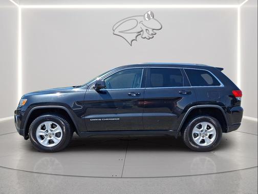 Brilliant Black Crystal Pearlcoat 2014 Jeep Grand Cherokee Laredo