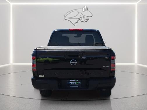 Super Black 2022 Nissan Frontier S