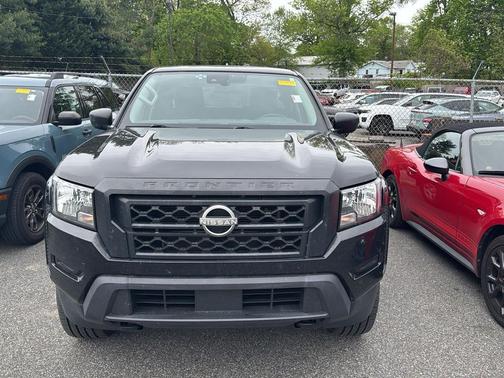 Super Black 2022 Nissan Frontier S