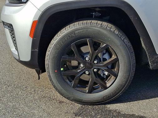 2026 Jeep Grand Cherokee Altitude