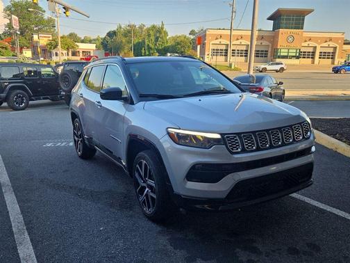 Silver Zynith Metallic Clearcoat 2025 Jeep Compass Limited