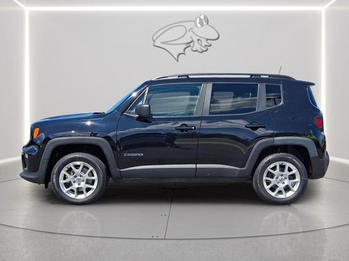 Black Clearcoat 2022 Jeep Renegade Latitude