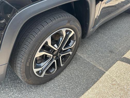 Diamond Black Crystal Pearlcoat 2023 Jeep Compass Limited