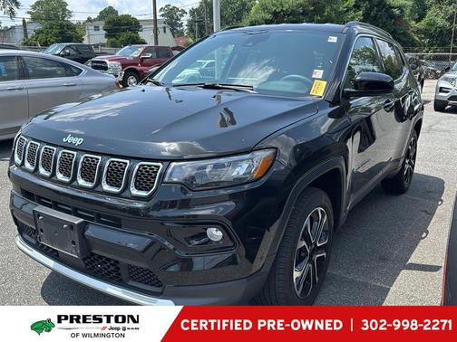 Diamond Black Crystal Pearlcoat 2023 Jeep Compass Limited