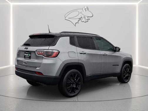Billet Silver Metallic Clearcoat 2022 Jeep Compass Latitude