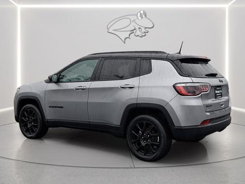 Billet Silver Metallic Clearcoat 2022 Jeep Compass Latitude