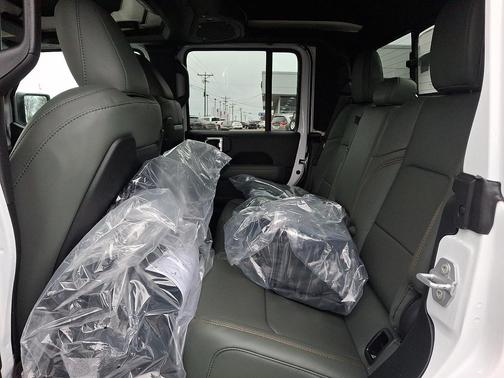 2026 Jeep Gladiator Mojave X 4x4