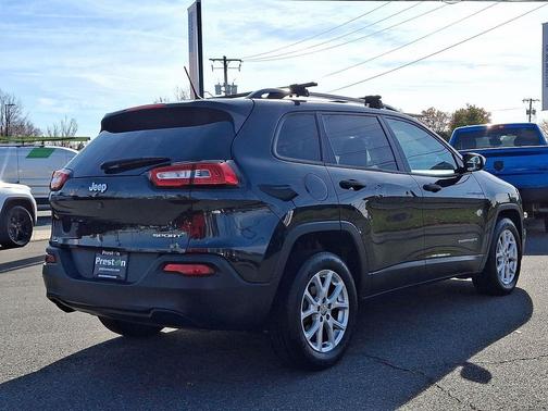 2016 Jeep Cherokee Sport