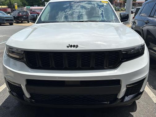 Bright White Clearcoat 2023 Jeep Grand Cherokee L Limited