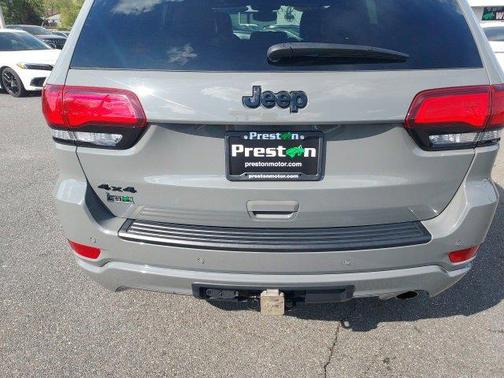 2022 Jeep Grand Cherokee Laredo