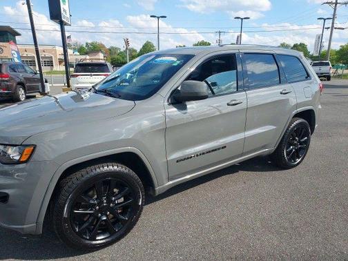 2022 Jeep Grand Cherokee Laredo