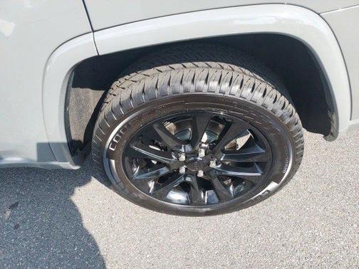 2022 Jeep Grand Cherokee Laredo