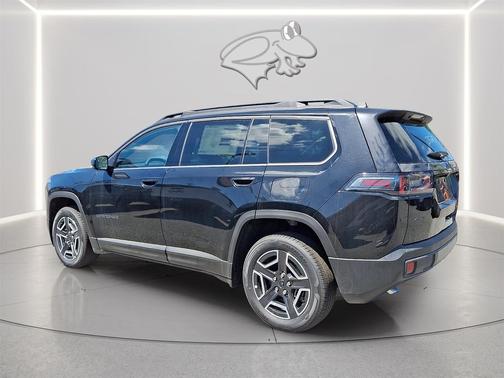 Diamond Black Crystal Pearlcoat 2026 Jeep Cherokee Laredo 4x4