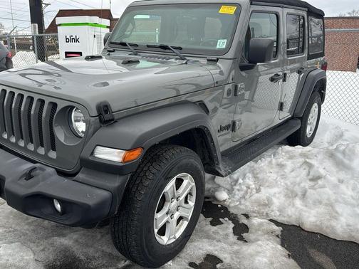 2022 Jeep Wrangler Unlimited Sport