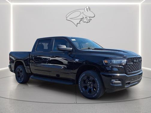 Diamond Black Crystal Pearlcoat 2026 RAM 1500 Express