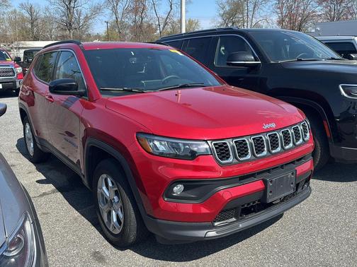 Red Hot Pearlcoat 2025 Jeep Compass Latitude