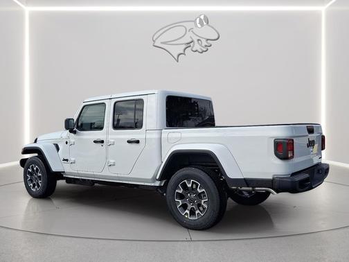 2026 Jeep Gladiator Sahara 4x4