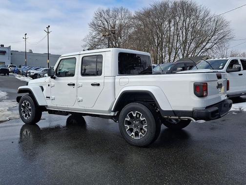 2026 Jeep Gladiator Sahara 4x4