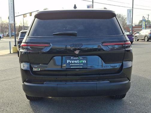 2022 Jeep Grand Cherokee L Altitude