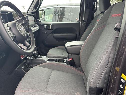 Granite Crystal Metallic Clearcoat 2025 Jeep Wrangler Rubicon