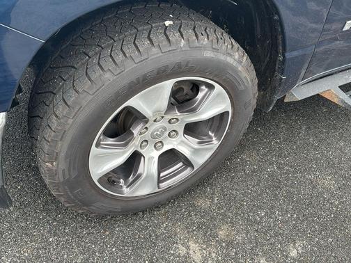 Patriot Blue Pearlcoat 2023 RAM 1500 Laramie