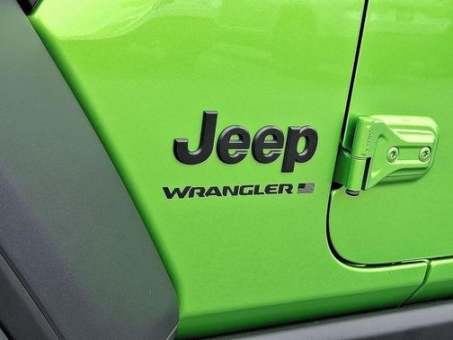 Mojito Clearcoat 2025 Jeep Wrangler Willys