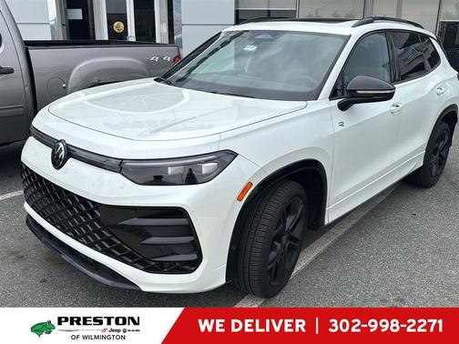 Opal White Pearl 2025 Volkswagen Tiguan 2.0T SE R-Line Black 4MOTION