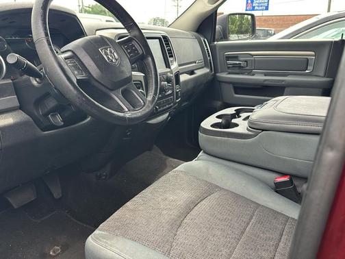 Delmonico Red Pearlcoat 2017 RAM 1500 Big Horn