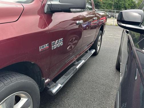 Delmonico Red Pearlcoat 2017 RAM 1500 Big Horn