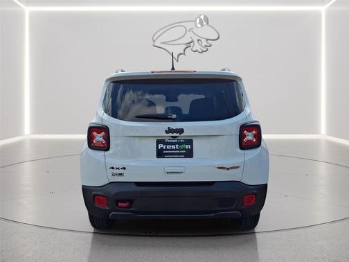 Alpine White Clearcoat 2021 Jeep Renegade Trailhawk