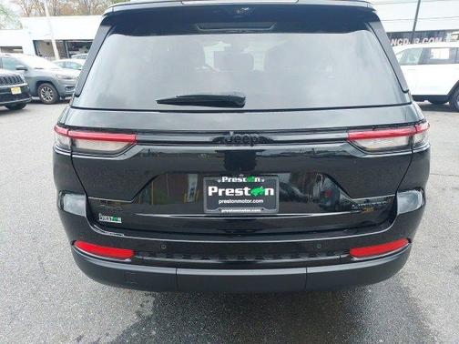 2023 Jeep Grand Cherokee Limited X
