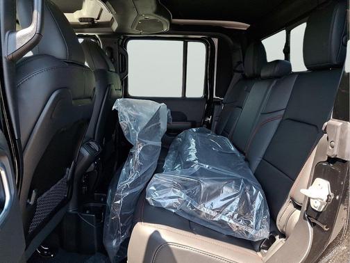 Black Clearcoat 2026 Jeep Gladiator Rubicon