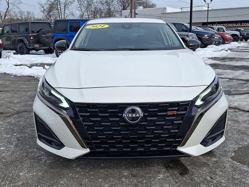 2024 Nissan Altima SR FWD